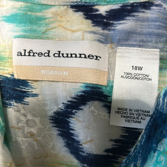 Alfred Dunner Geometric White/Turquoise/Blue Button Up Blouse Sz 18W - Picture 11 of 11